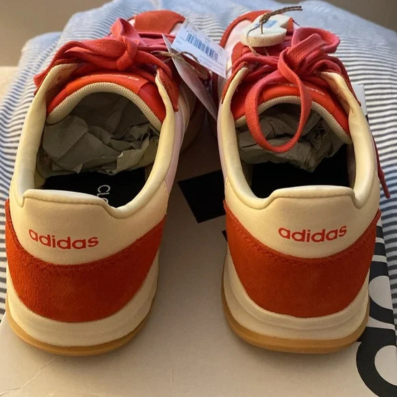 Adidas Women’s Run 70 s 2.0 Sneakers size 9 New in Box - Picture 3 of 9